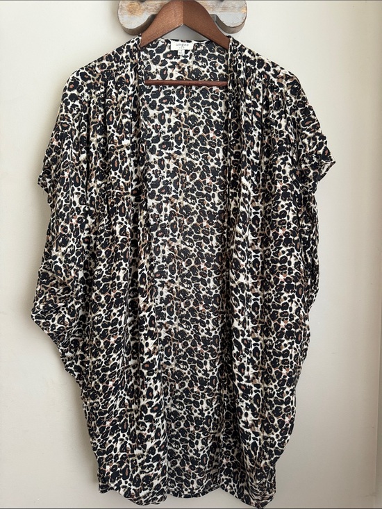 Umgee Jackets & Blazers - UMGEE Leopard Print Lightweight Kimono size small small ( oversized )